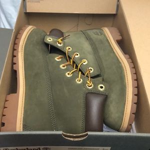 Army green Timberland boots 4”